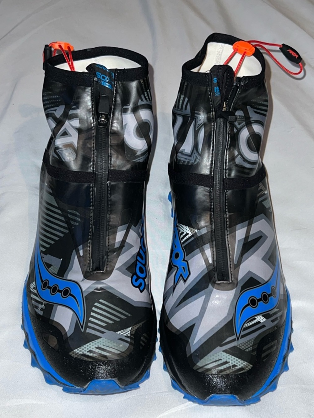 Saucony Black & Blue Waterproof Trail Shoe Covers with Orange Pull Cords